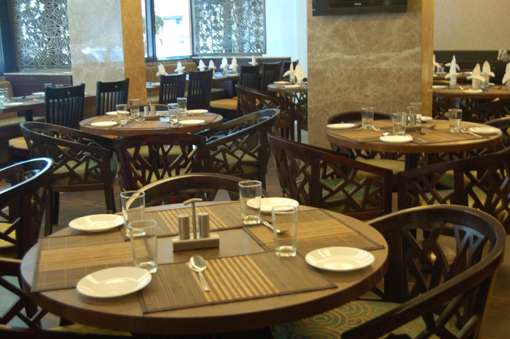 Comfort Inn President Ahmedabad Exterior foto