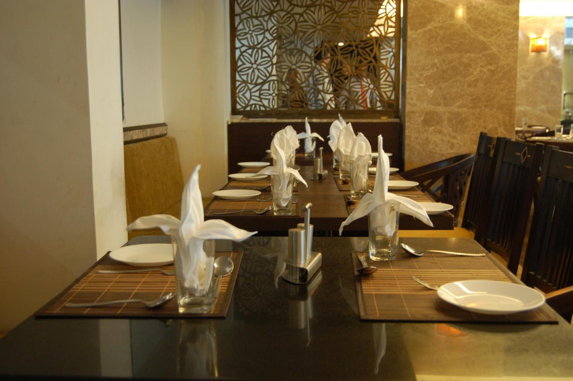 Comfort Inn President Ahmedabad Exterior foto