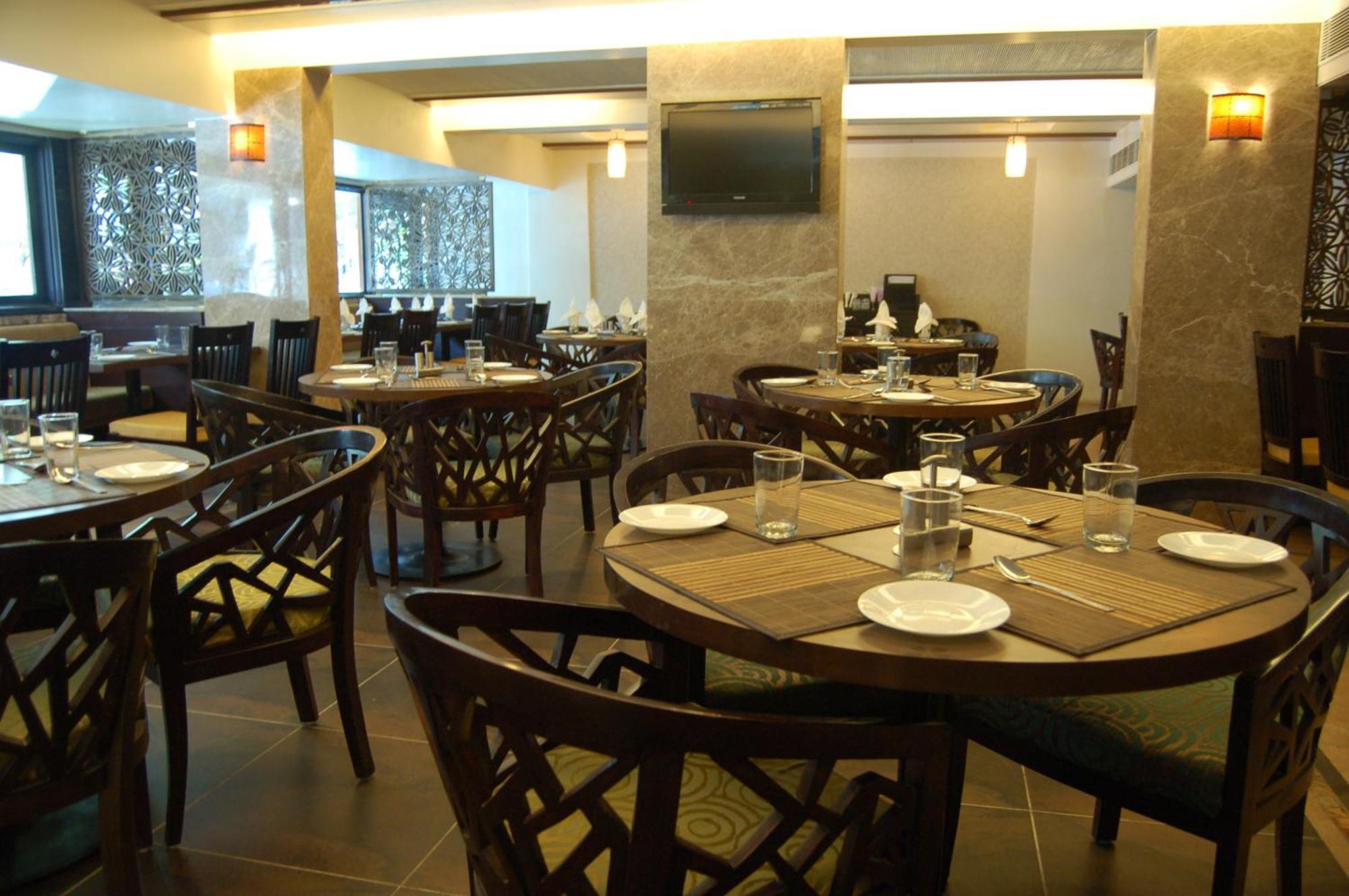 Comfort Inn President Ahmedabad Exterior foto