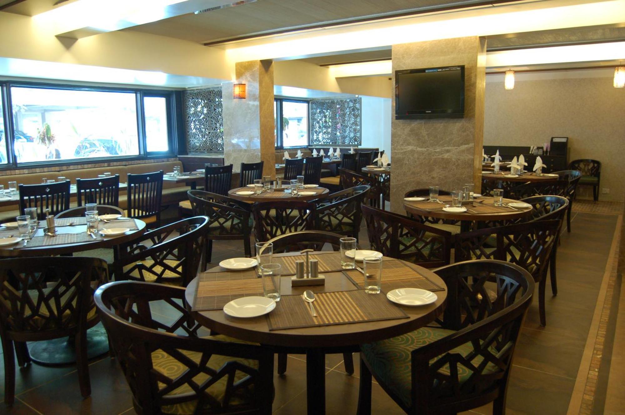Comfort Inn President Ahmedabad Exterior foto