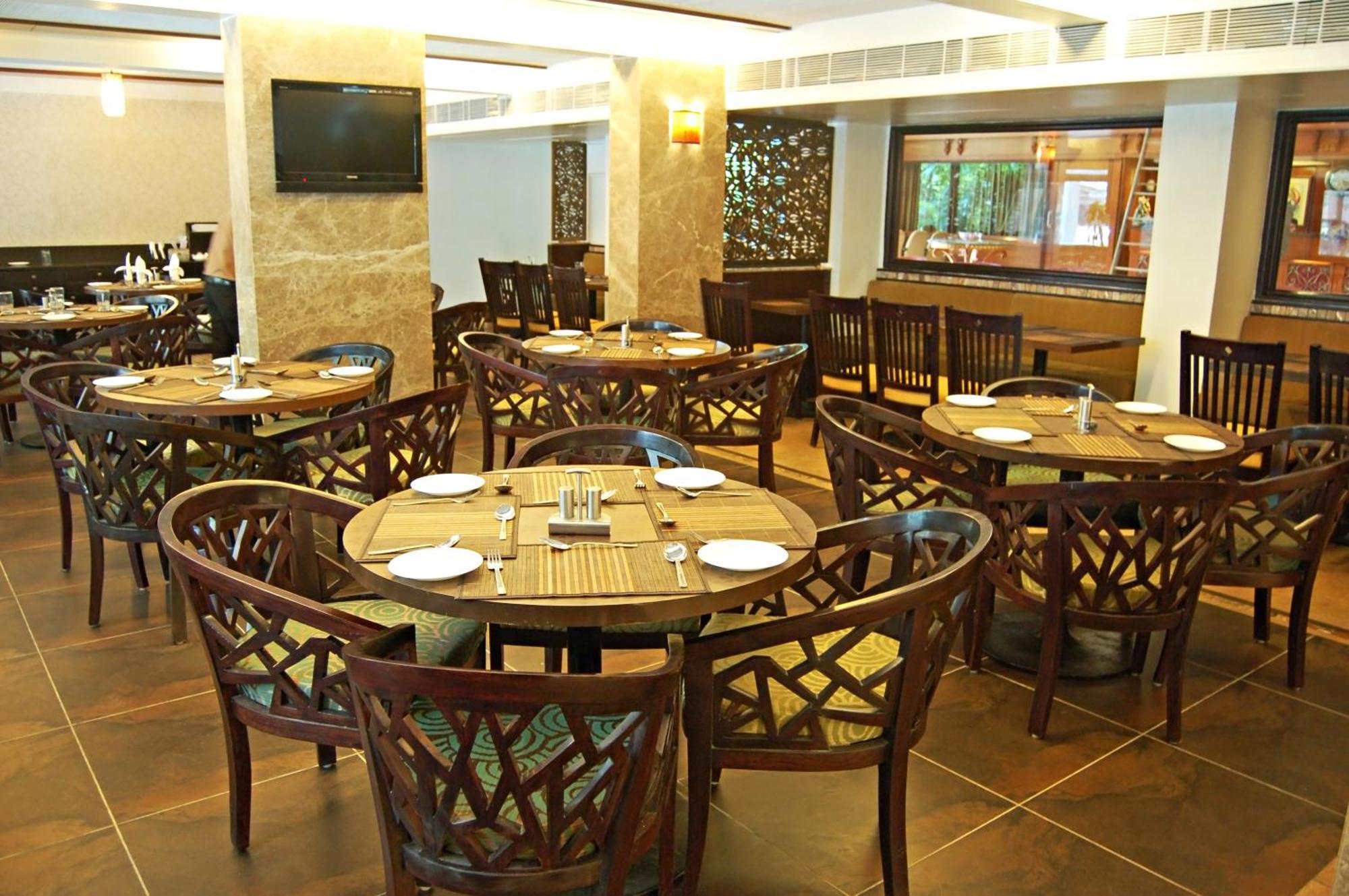Comfort Inn President Ahmedabad Exterior foto