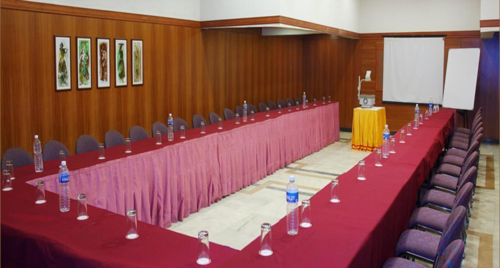 Comfort Inn President Ahmedabad Exterior foto