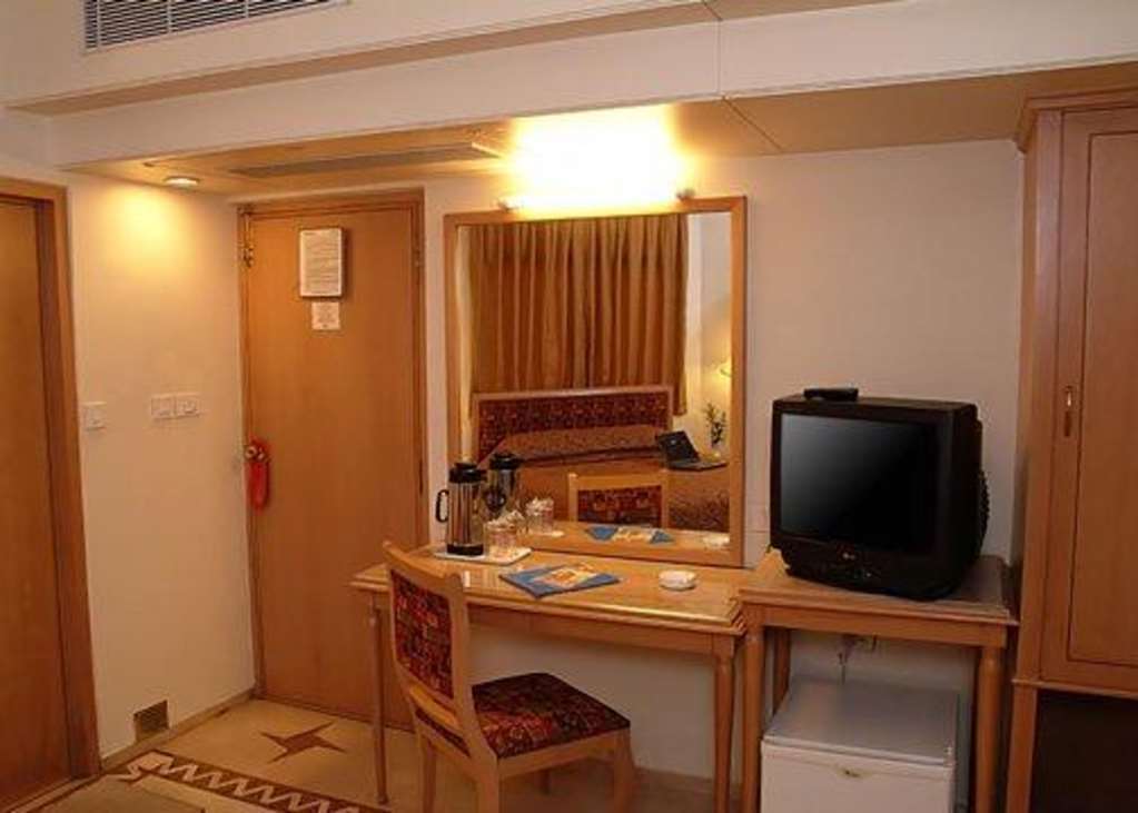 Comfort Inn President Ahmedabad Exterior foto