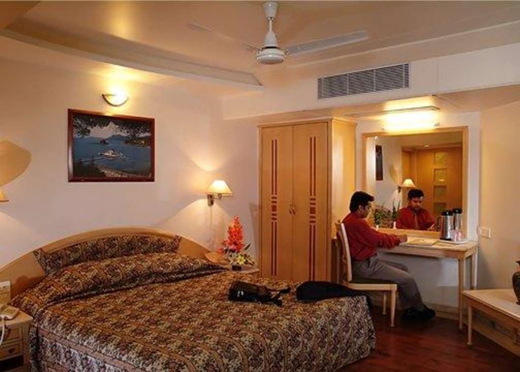 Comfort Inn President Ahmedabad Exterior foto
